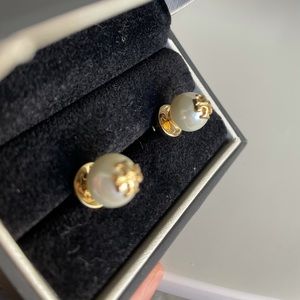 Tory Burch Pearl Earring